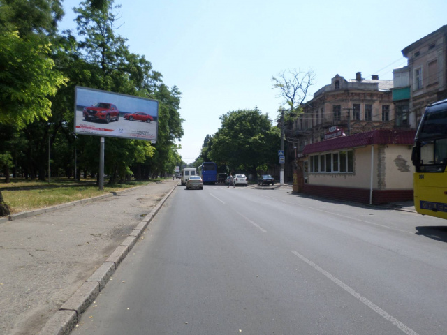 Щит 6x3,  Старосенная площадь - переулок Вознесенский, 2 (напротив)